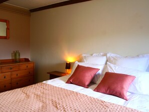 4 habitaciones, tabla de planchar con plancha y wifi gratis 