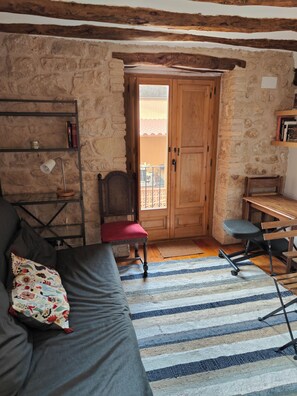 Chimenea, libros