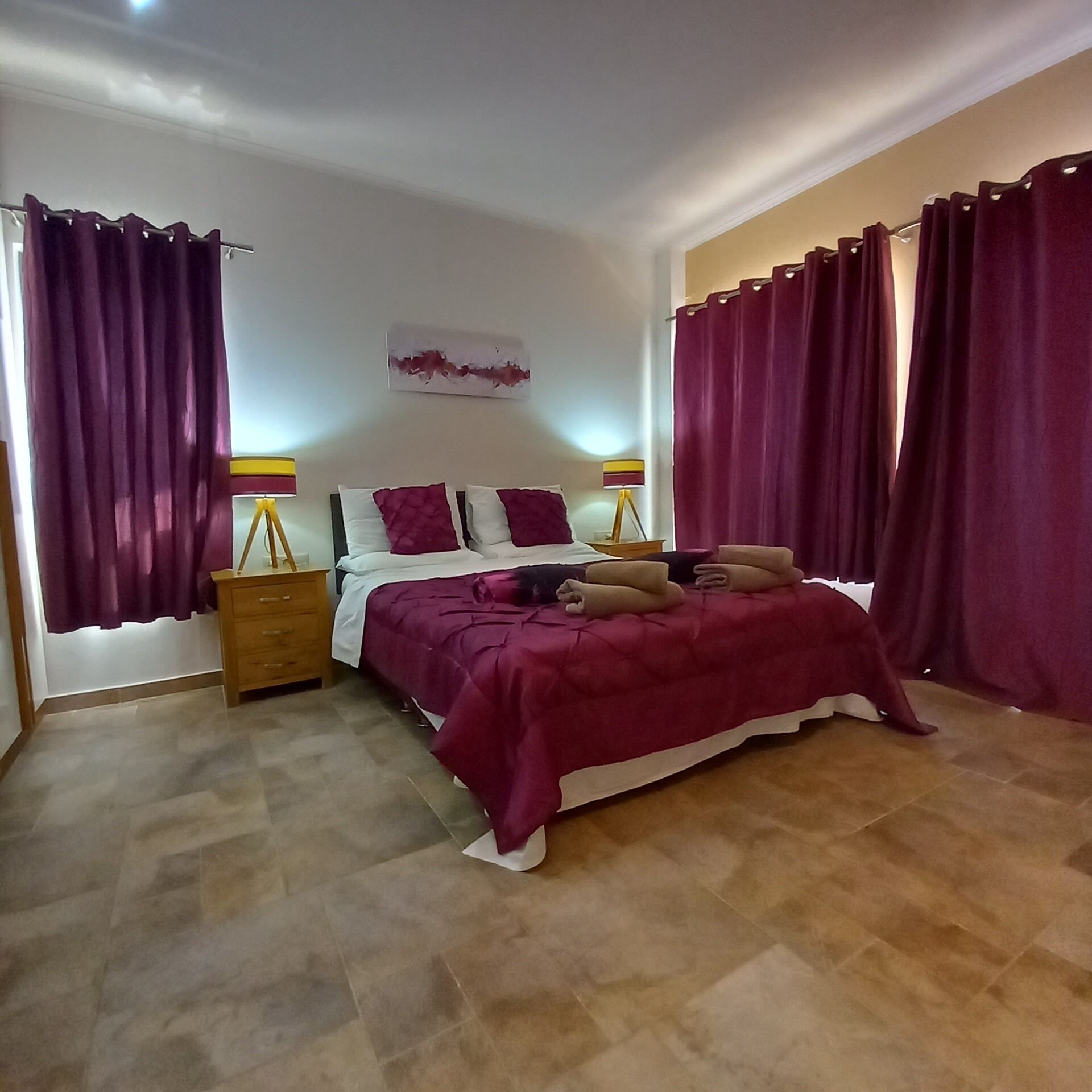 5 bedrooms, in-room safe, desk, iron/ironing board