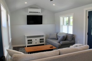 Smart TV, reproductor de DVD y libros 