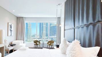 Iron/ironing board, internet, bed sheets