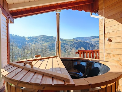 Tuscan chalet with Nordic bath