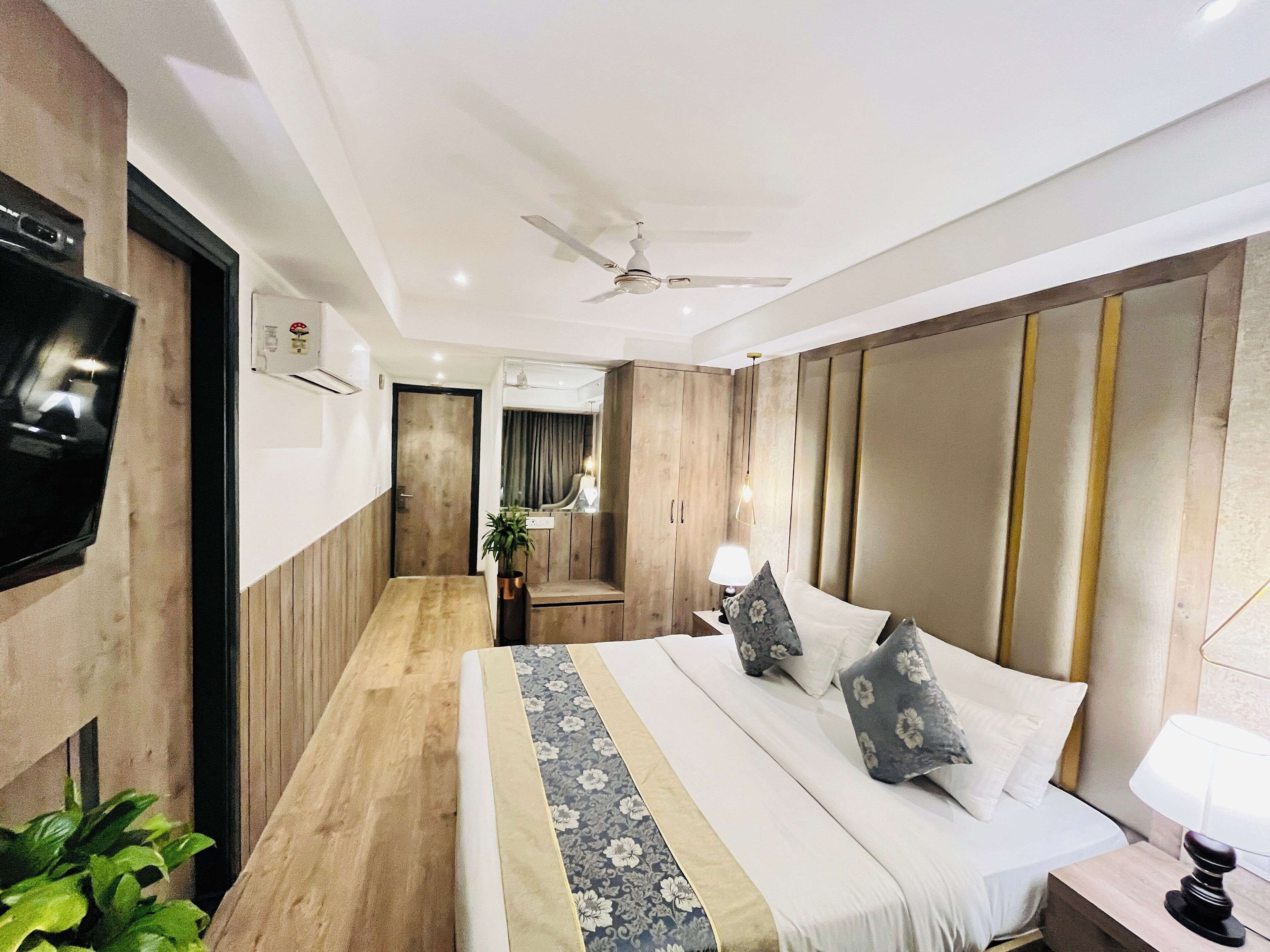 Chambre Double Supérieure, vue ville