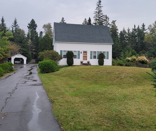 Enjoy quiet, country living at Fisherman's Rest