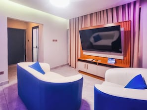 Smart TV - Platinum Lux 1- Bedroom Unit @ The O's Apartments (Takoradi)
