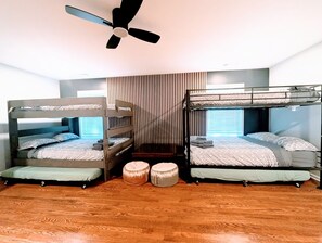 6 bedrooms, desk, iron/ironing board, free WiFi