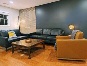 Smart-TV, Kamin, Tischfußball