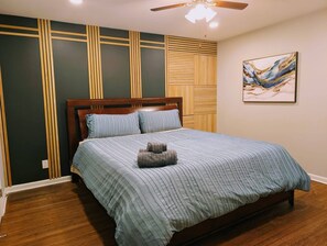 6 bedrooms, desk, iron/ironing board, free WiFi