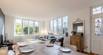 Family Stay – Im Herzen von Honfleur | 8 Personen | Privater Garten