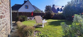 Pretty vacation home in the center of Plouézec