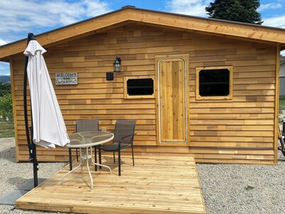 Little cabin,little vineyard