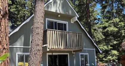 Quiet 1 Bdrm walk to beach & trails. Close to ski areas.