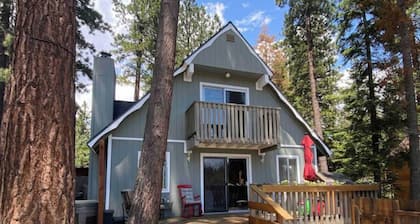 Quiet 1 Bdrm walk to beach & trails. Close to ski areas.