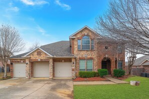 Exterior - Modern Grand Prairie Retreat w/ Pool • Game Room • -10 Min to Stadiums & More (Grand Prairie)