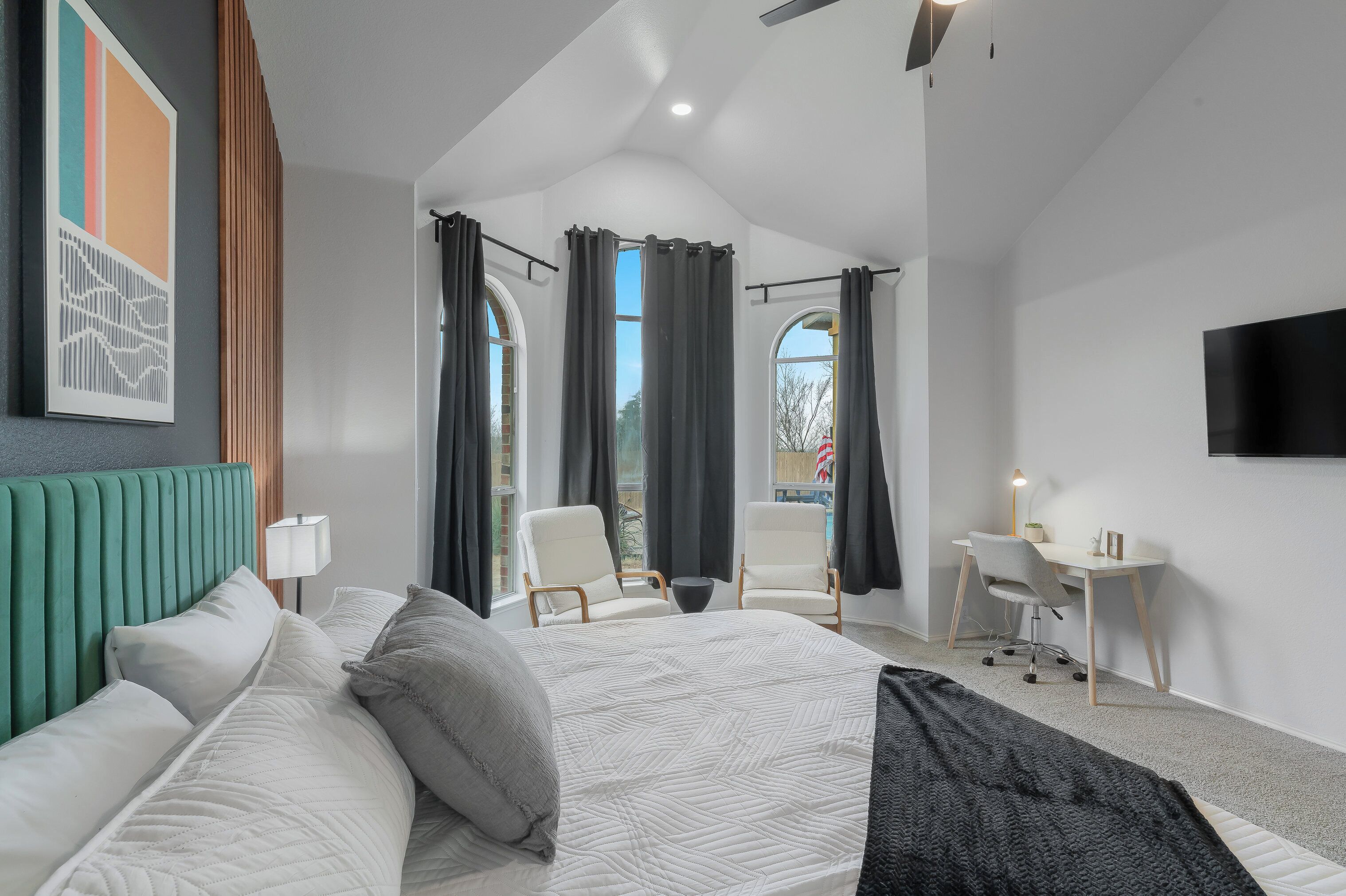 5 habitaciones, tabla de planchar con plancha, wifi y ropa de cama 