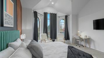 5 habitaciones, tabla de planchar con plancha, wifi y ropa de cama