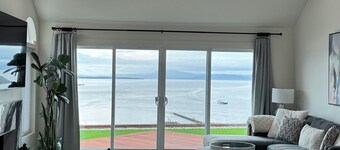 Luxury Waterfront Home – 3BR, 4 Beds, Stunning Views, Quiet Retreat & Comfort