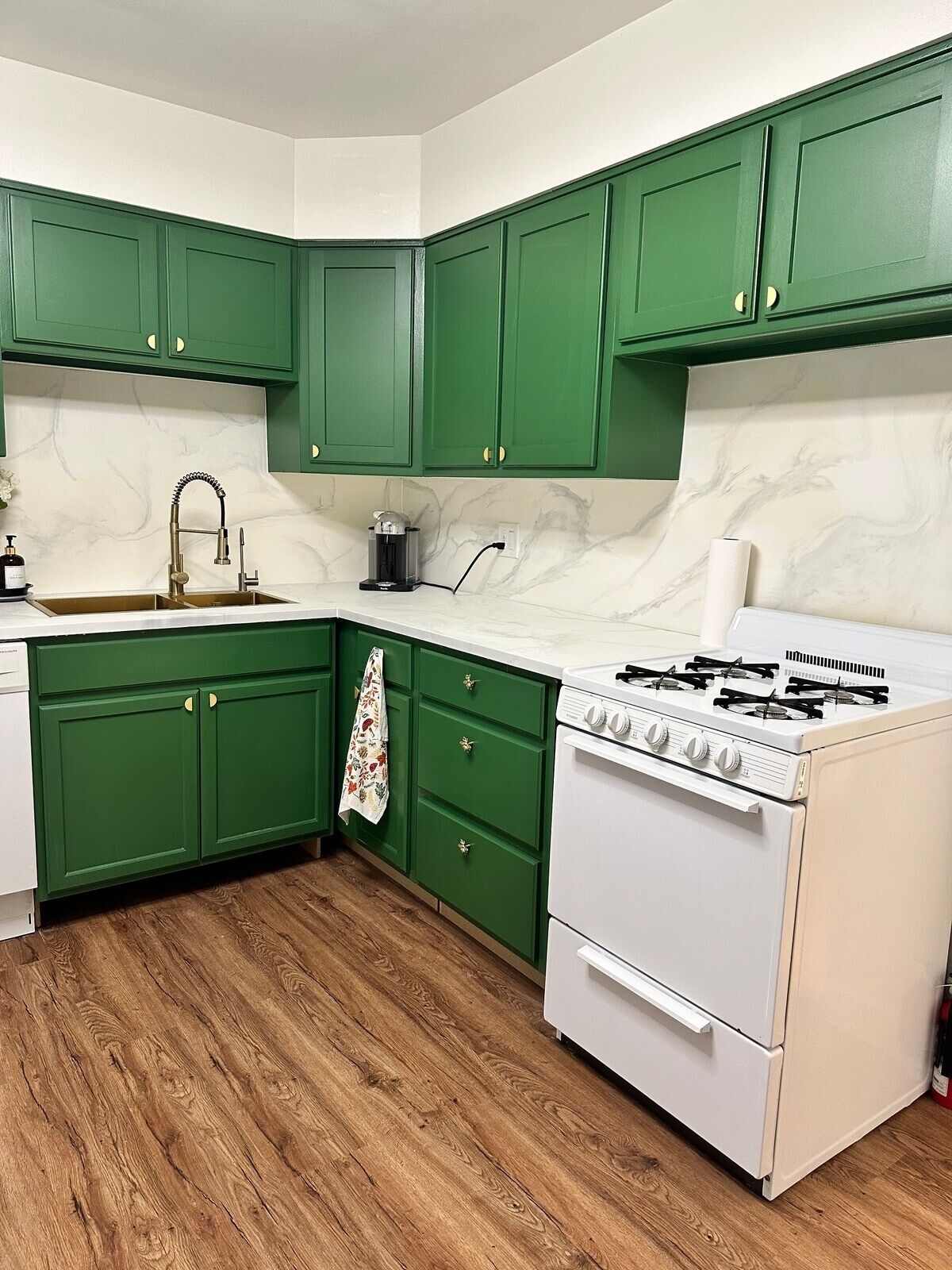 冰箱、微波炉、烤箱、炉灶