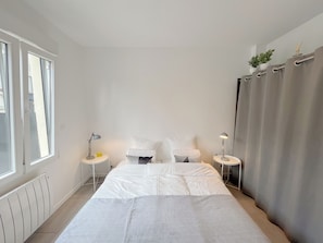 1 bedroom, iron/ironing board, WiFi, bed sheets - Le Cocon, magnificent studio, private garden and parking near Paris and Disney (FONTENAY-SOUS-BOIS)