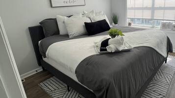 3 bedrooms, desk, iron/ironing board, WiFi