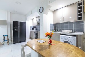 Private kitchen - Independent apartment with patio (London)