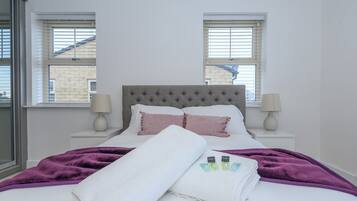 3 bedrooms, iron/ironing board, free WiFi, bed sheets