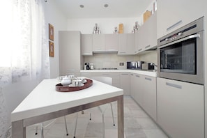 Fridge, microwave, oven, stovetop