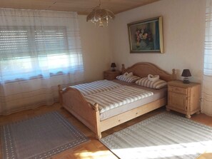 2 Schlafzimmer, Bügeleisen/Bügelbrett, Reisekinderbett, WLAN