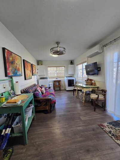 Artsy&Historic 3BR+3BA On site parking! No Stairs!