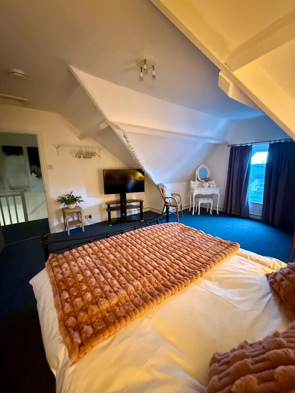 3 chambres, fer et planche à repasser, Wi-Fi gratuit, draps fournis