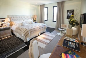 11 bedrooms, desk, free WiFi, bed sheets