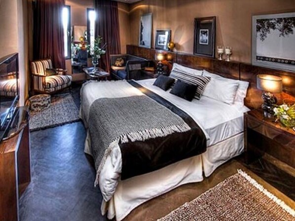 11 habitaciones, escritorio, wifi gratis y ropa de cama