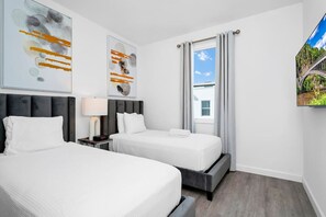 5 slaapkamers, een bureau, een strijkplank/strijkijzer, gratis wifi