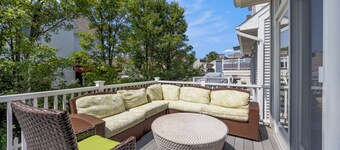 Beautiful North Beach Home! Private pool! Outdoor recreation area! 12 guests!