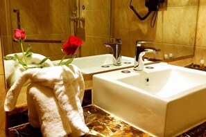Bathroom - Huaxia Jingdu Business Hotel (Taiyuan)