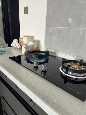 Private kitchen - Experience Modern Luxury at Auroro Smart Homes – Your Ultimate Stay (Nairobi)