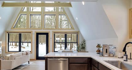 Cozy Modern A-Frame with Hot tub, Fireplace, soak tub & Games
