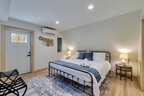 2 bedrooms, desk, iron/ironing board, travel cot