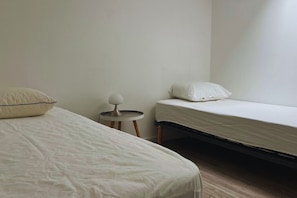 4 Schlafzimmer, Bügeleisen/Bügelbrett, Reisekinderbett, WLAN