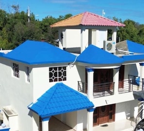 Exterior - A fully equipped modern house 10 minutes from the beach of buen hombre. (Monte Plata)
