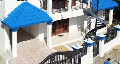 A fully equipped modern house 10 minutes from the beach of buen hombre.