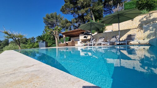 La patchoulie
Belle villa familiale avec vue mer, piscine et jacuzzi