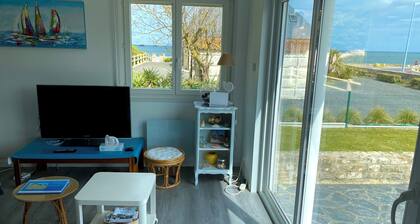 Sea view villa, sleeps 4.