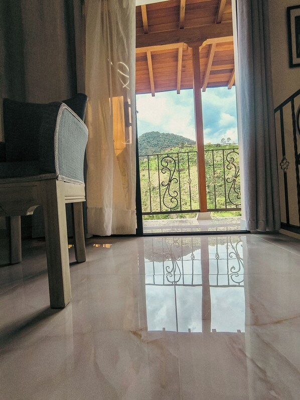 Interior - Apartment 5 minutes from the park with view to the mountains. (Jardín)