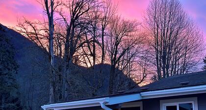Your North Bend Escape- A Cottage with a view- the majesty of Mt. Si