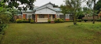 4-bedroom bungalow in delightful Kisoro with WiFi