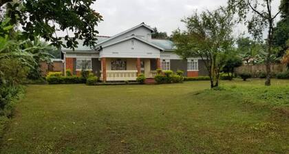 4-bedroom bungalow in delightful Kisoro with WiFi