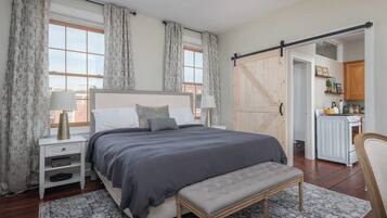 3 bedrooms, desk, iron/ironing board, WiFi