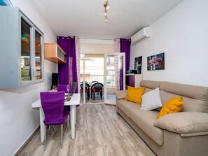 House, 2 Bedrooms | Living area