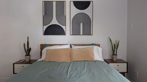 3 bedrooms, iron/ironing board, WiFi, bed sheets